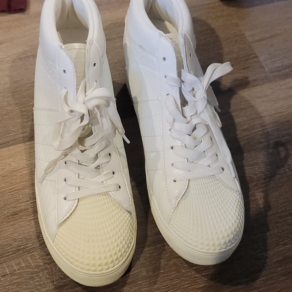 High top heeled sneakers